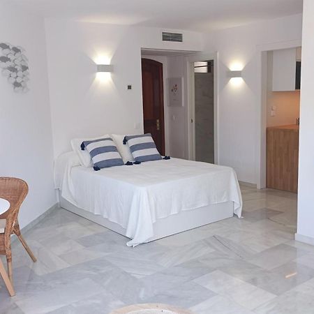 Beach Studio Puerto Marina Playa เบนัลมาเดนา ภายนอก รูปภาพ